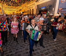 Arrasta Pé leva cultura, tradição e multidão para bairro de Jaraguá