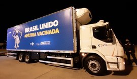 Primeiro lote de vacinas da Pfizer com 1 milhão de doses chega ao Brasil