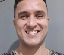 Alagoano lança livro com cordéis abordando temas como homofobia e relações virtuais