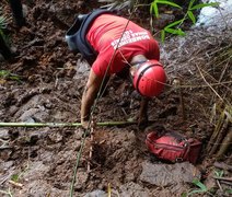 Após três anos da tragédia, bombeiros localizam nova ossada em área de buscas em Brumadinho