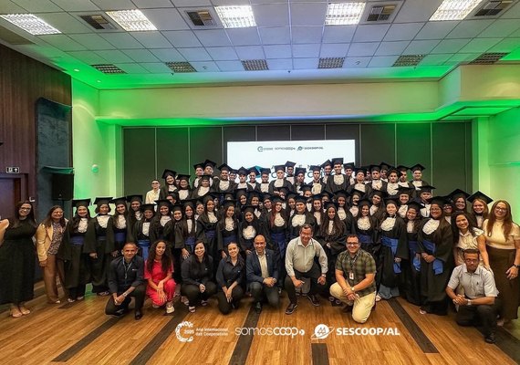 Jovens alagoanos recebem certificado em formatura inédita do Aprendiz Cooperativo