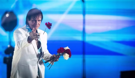 Roberto Carlos sofre acidente durante gravação do especial da Globo