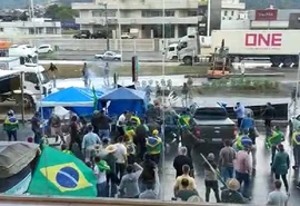 Vídeo: Manifestantes bolsonaristas confrontam policiais em Rio Grande do Sul