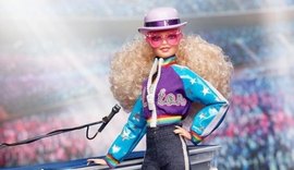 Elton John recebe edição especial de Barbie em homenagem a show