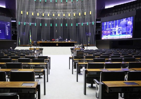 Câmara aprova projeto que impede bloqueio do auxílio emergencial