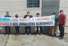Jornalistas realizam ato na Câmara e pedem cassação de vereador