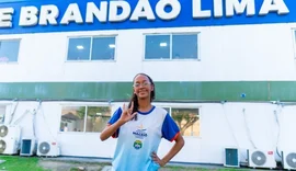 Bilíngue de surdos transforma rotina e aproxima estudantes em Maceió