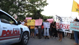 'Prefeito blogueiro': Estudantes da UFAL criticam JHC após mudanças no sistema de transporte