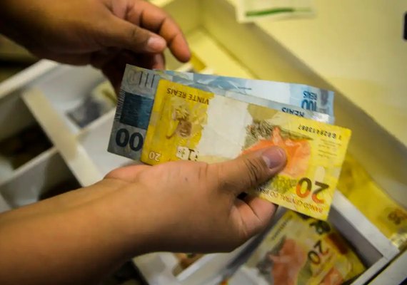 Rendimento médio dos brasileiros chega a R$ 3.270