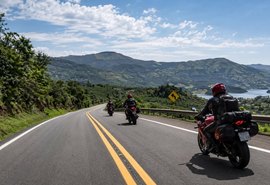 Planejamento e revisão da moto nas férias ajudam a reduzir riscos nas viagens