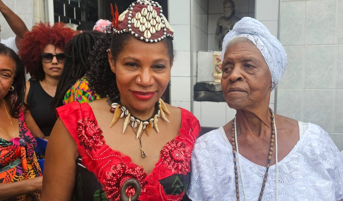 Paulínia Recebe Rainha Africana Diambi Kabatusuila em Evento de Solidariedade e Cultura