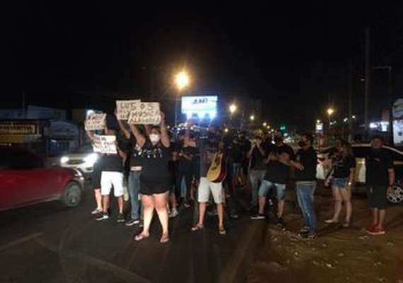Músicos realizam protesto contra restrição de shows em AL