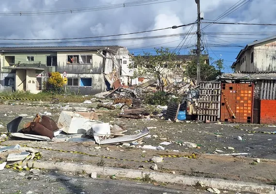 Explosão e desabamento de prédio em Maceió deixam três mortos e feridos