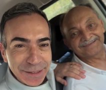 César Tralli registra bate papo descontraído com taxista alagoano