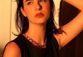 Modelo brasileira morre aos 18 anos vítima do Covid-19