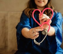 Infarto entre mulheres jovens cresce e sintomas podem dificultar diagnóstico