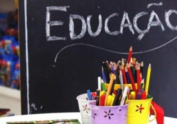 Prefeitura de Palmeira reajusta salários de servidores da Educação