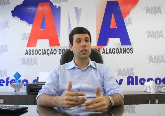 Alegando inércia, Hugo Wanderley pede demissão do presidente da Casal
