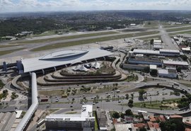 Avião que buscará vacinas contra a covid-19 tem voo adiado devido a logísticas