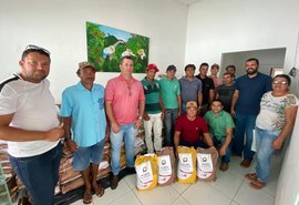 Prefeitura de Santana do Mundaú realiza distribuição de sementes para agricultores