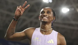 Alison dos Santos quebra recorde mundial dos 400m com barreiras