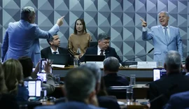 Ex-presidente do INSS se cala em depoimento à CPMI e causa impasse entre parlamentares