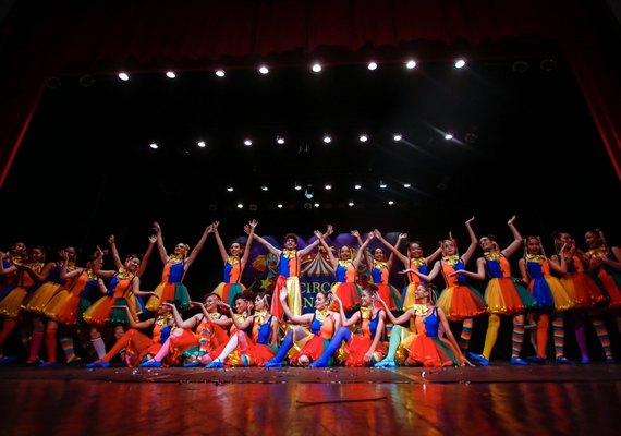 Cenarte apresenta espetáculo 'Uma Noite de Jogos” no ﻿Teatro Gustavo Leite