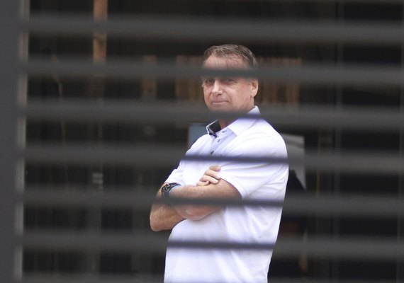 Defesa de Jair Bolsonaro solicita liberação de visitas domiciliares de Flávio