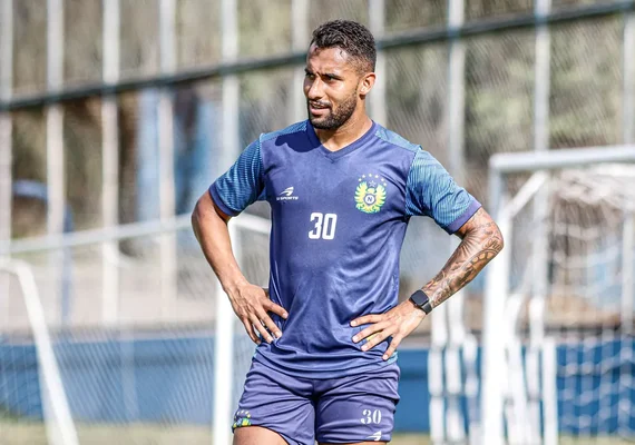 CSA encaminha contratação de Matheus Sacramento para substituir Ciel
