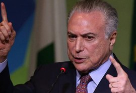 Temer chega ao Planalto para reunião sobre paralisação de caminhoneiros