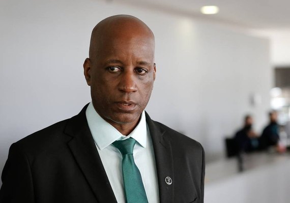 Ministra do STJ rejeita ação para afastar Sérgio Camargo da Fundação Palmares