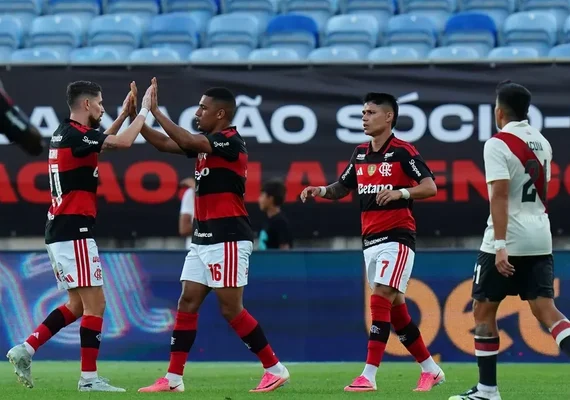 Flamengo empata com River Plate em amistoso disputado em Portugal