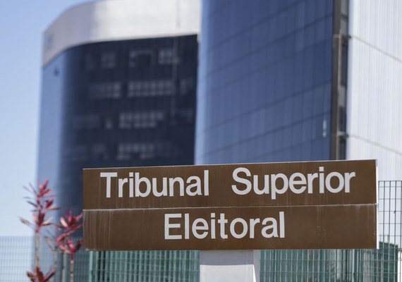 TSE julga hoje processo que pede cassação do governador do Rio