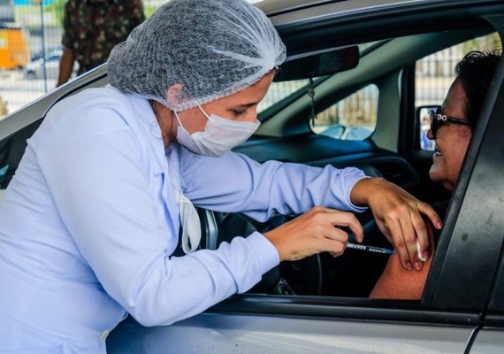 Confira os pontos de vacinação contra a Covid-19 em Maceió