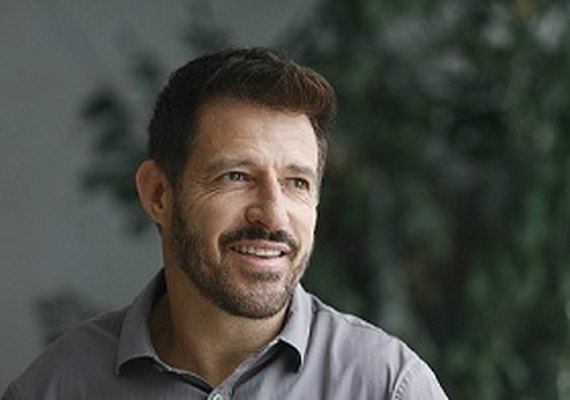 Técnico Ramon Menezes é oficializado pelo CRB