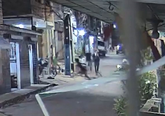 Vítima de atentado no Jacintinho morre no HGE; criança e adolescente seguem internadas