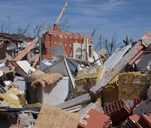 Tornado deixa 39 feridos e destrói cerca de 300 casas no sul da França