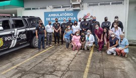 Polícia Civil realiza sonho de menino de 6 anos com passeio em viatura