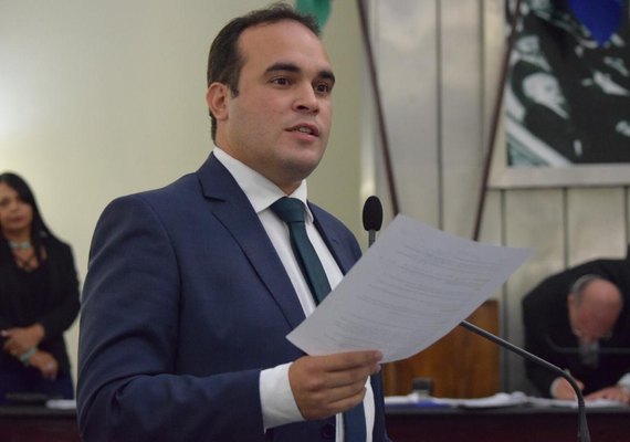 Deputado denuncia prática de nepotismo e falhas nos exames do Lacen