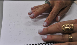 Dia Mundial do Braile chama atenção para inclusão na escrita e leitura