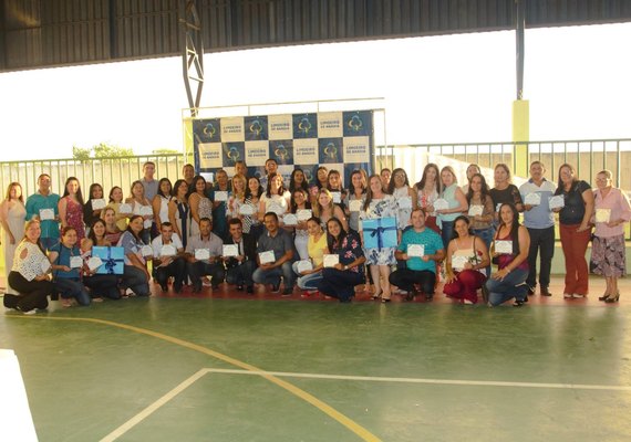 Prefeitura de Limoeiro reajusta salário dos professores acima da média nacional