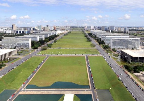 Servidores públicos no Brasil se aposentam, em média, aos 57 anos