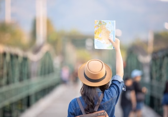 Ministério do Turismo prepara guia para mulheres que viajam sozinhas