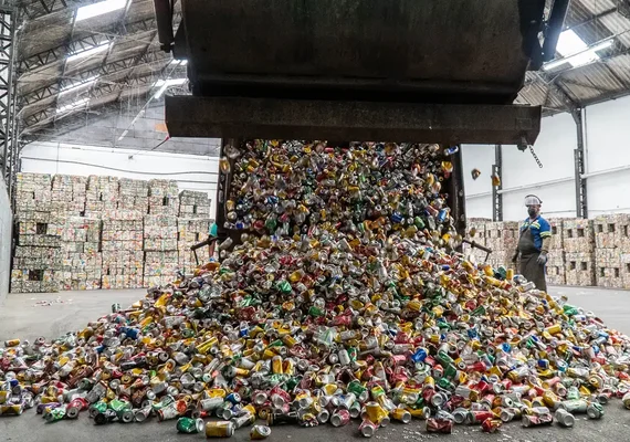 Brasil reciclou 97,3% das latinhas de alumínio em 2024