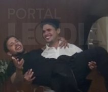 Lucas Guimarães vive romance com enteado de Manu Bahtidão