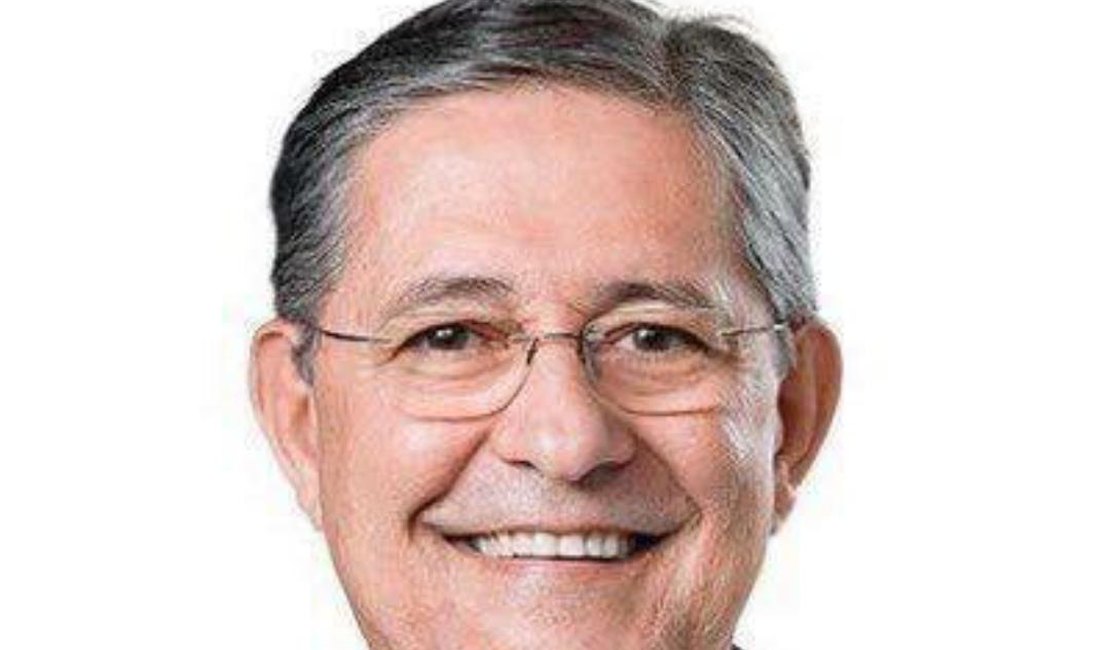 Pré-candidato ao governo de Alagoas acusa senador de abandono partidário