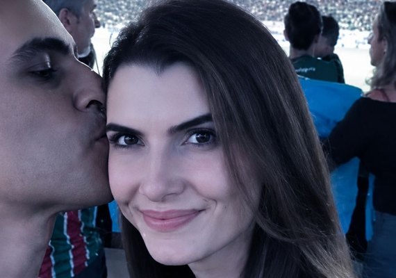ESFRIOU? JHC some da pré-campanha e aparece em jogo do Fluminense