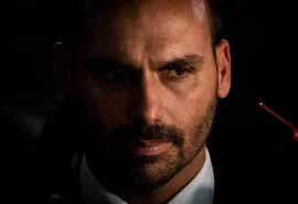 Eduardo Bolsonaro rebate irmãos Weintraub: “São uns filhos da p*”