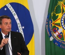 Bolsonaro anuncia fim da taxa extra e energia mais barata em abril; Veja