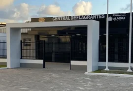 Polícia prende dupla suspeita de tráfico de drogas no Village Campestre